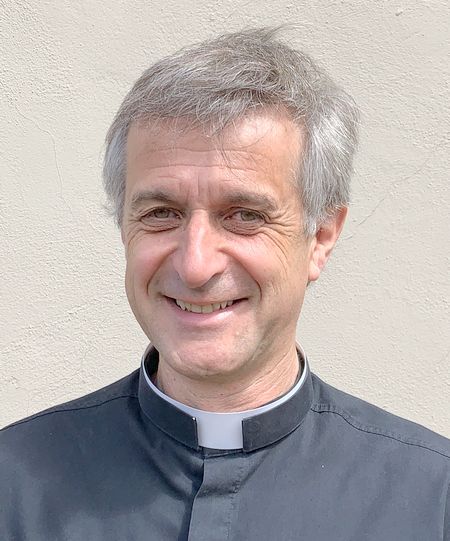 Rev Simon White